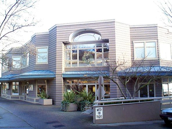 Leschi Lake Center : 110-140 Lakeside Ave, Seattle, WA 98122